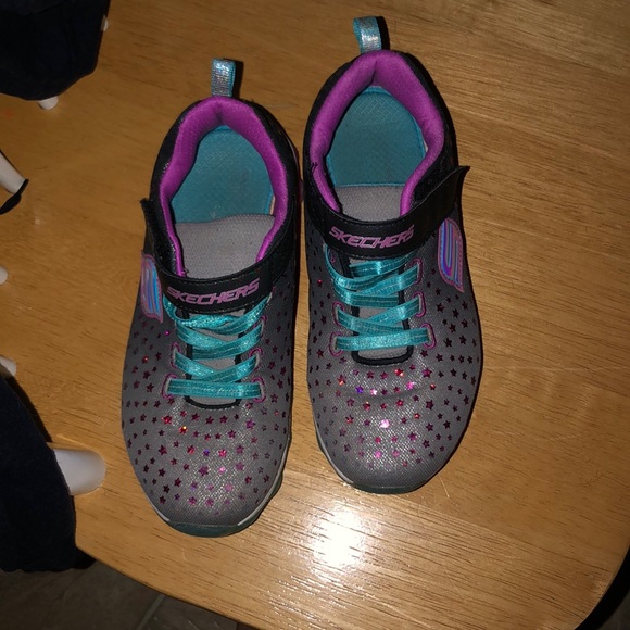 sketchers size 2